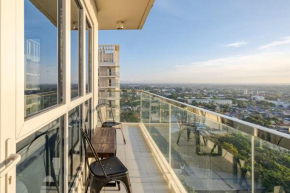 Luxury Premiere CorrnerSuite 1plus1 Bedroom Birds Eye View Balcony Iloilo Business Park